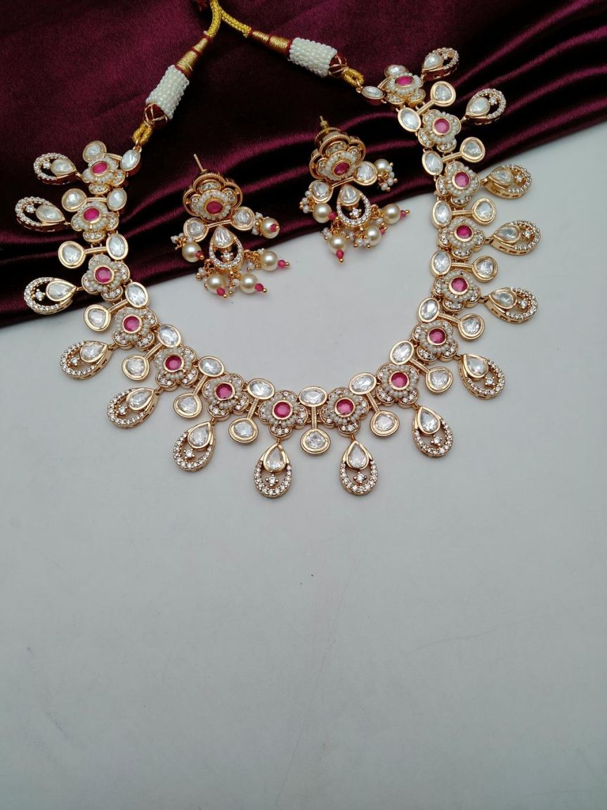NECKLASE SET IN KUNDAN (VILANDI) STYLE | DESIGN - 15655
