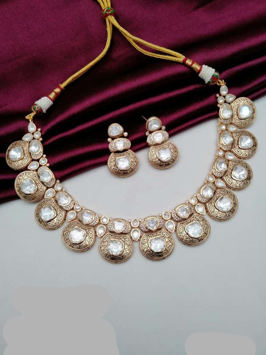 NECKLASE SET IN KUNDAN (VILANDI) STYLE | DESIGN - 15656