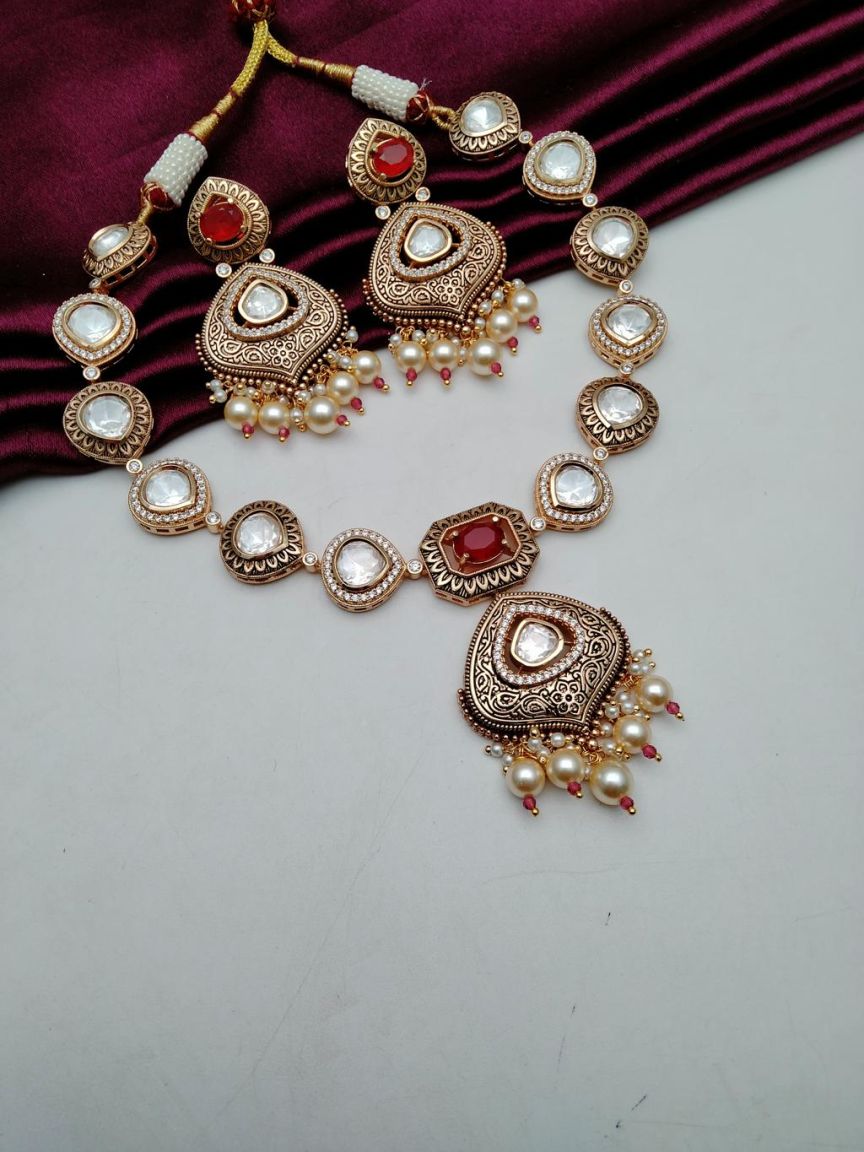 NECKLASE SET IN KUNDAN (VILANDI) STYLE | DESIGN - 15668