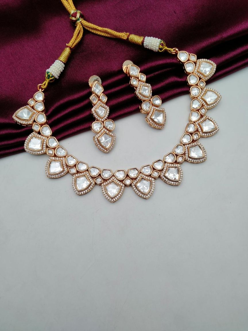 NECKLASE SET IN KUNDAN (VILANDI) STYLE | DESIGN - 15693