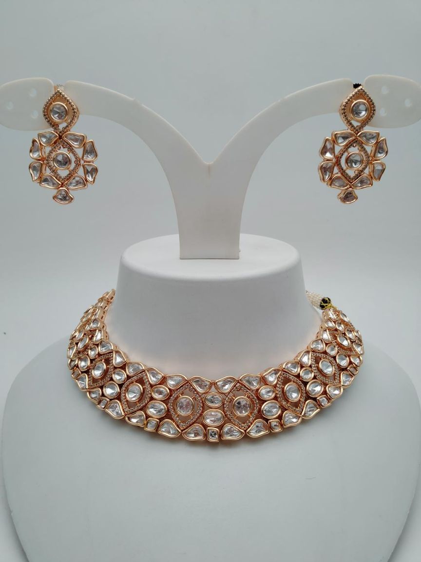 NECKLASE SET IN KUNDAN (VILANDI) STYLE | DESIGN - 15695