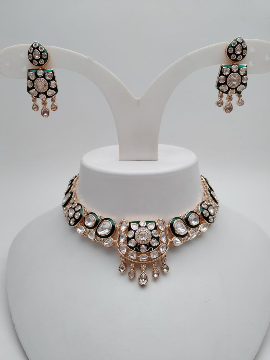 NECKLASE SET IN KUNDAN (VILANDI) STYLE | DESIGN - 15707