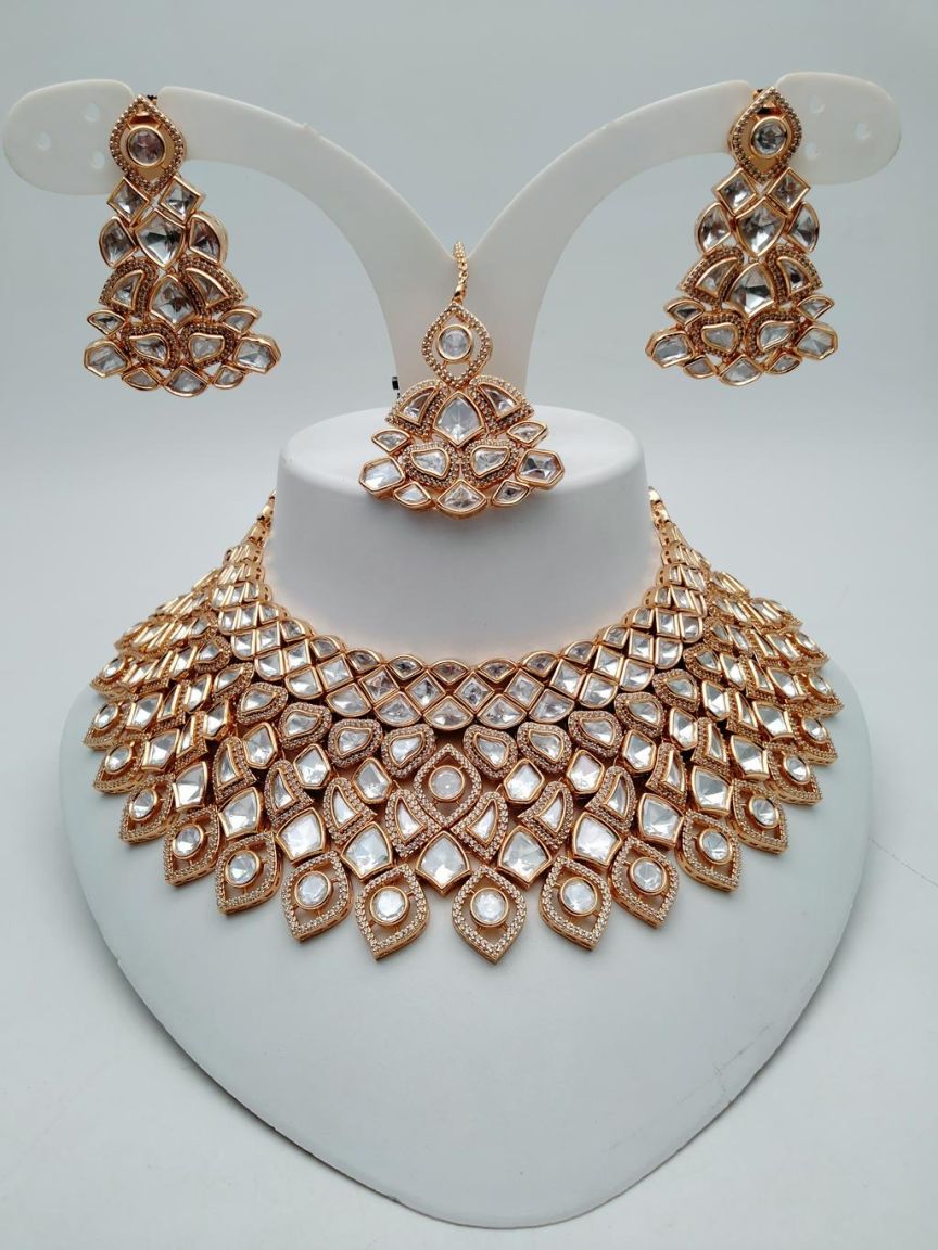 NECKLASE SET IN KUNDAN (VILANDI) STYLE | DESIGN - 15732