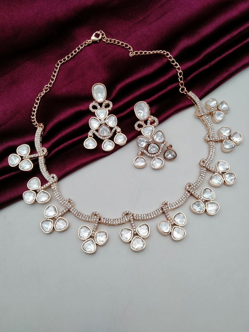 NECKLASE SET IN KUNDAN (VILANDI) STYLE | DESIGN - 15735