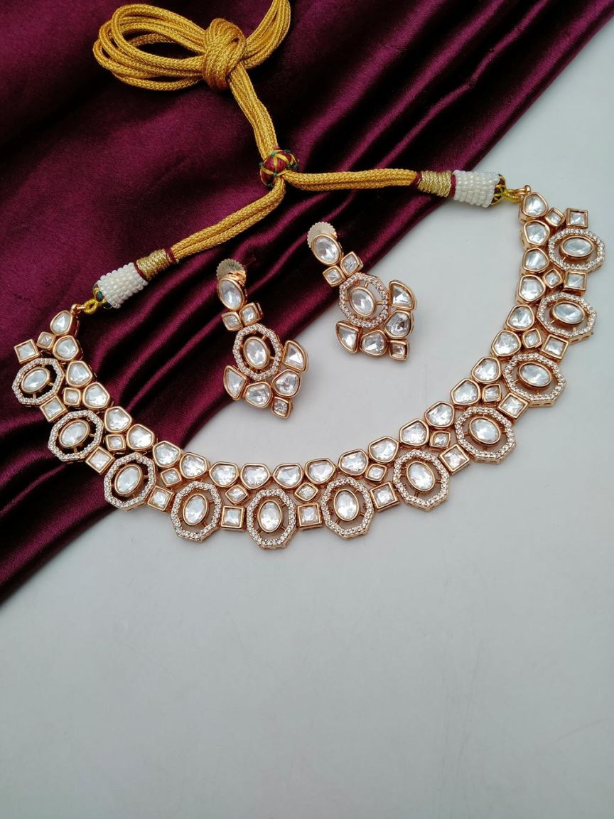 NECKLASE SET IN KUNDAN (VILANDI) STYLE | DESIGN - 15740