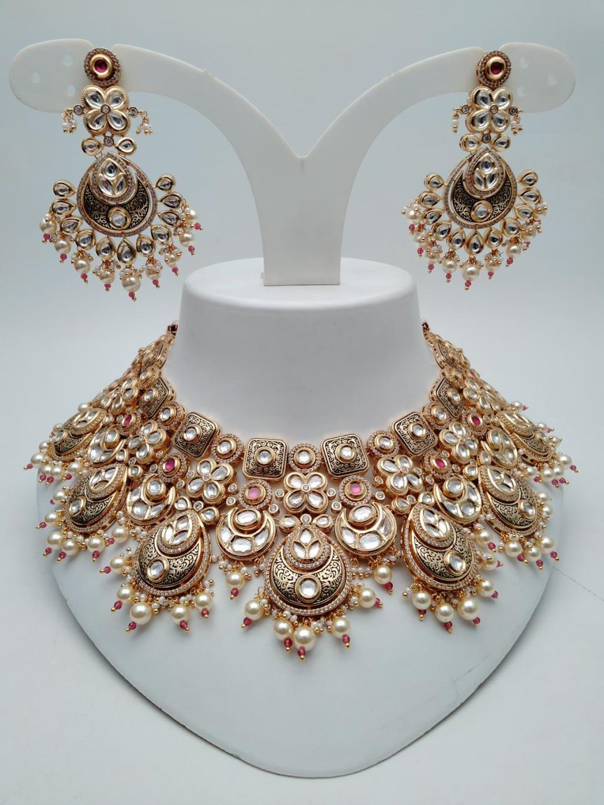 NECKLASE SET IN KUNDAN (VILANDI) STYLE | DESIGN - 15747