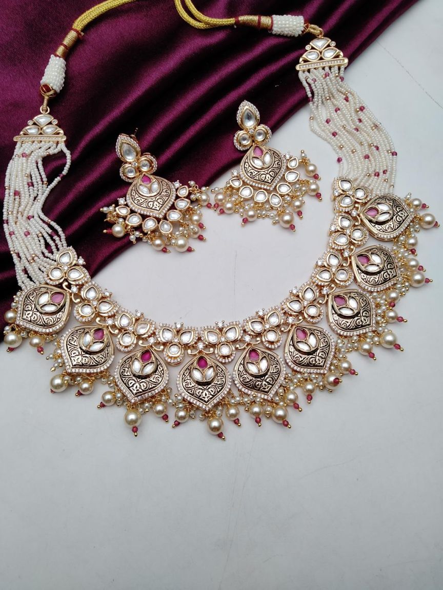 NECKLASE SET IN KUNDAN (VILANDI) STYLE | DESIGN - 15753