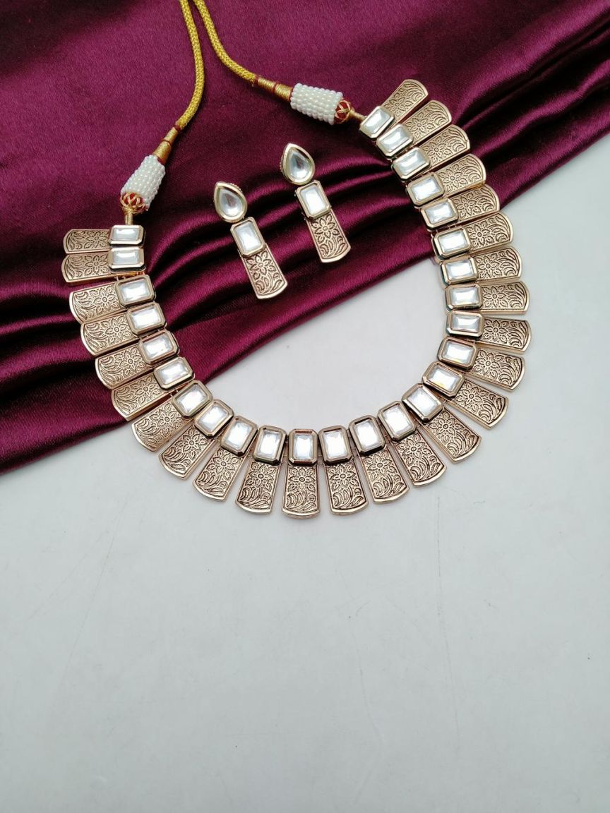 NECKLASE SET IN KUNDAN (VILANDI) STYLE | DESIGN - 15762