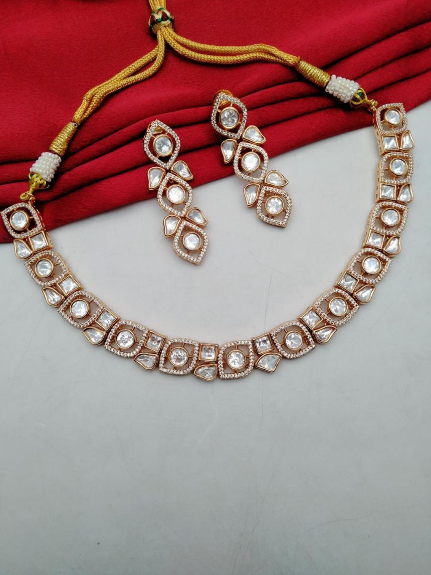 NECKLASE SET IN KUNDAN (VILANDI) STYLE | DESIGN - 15766
