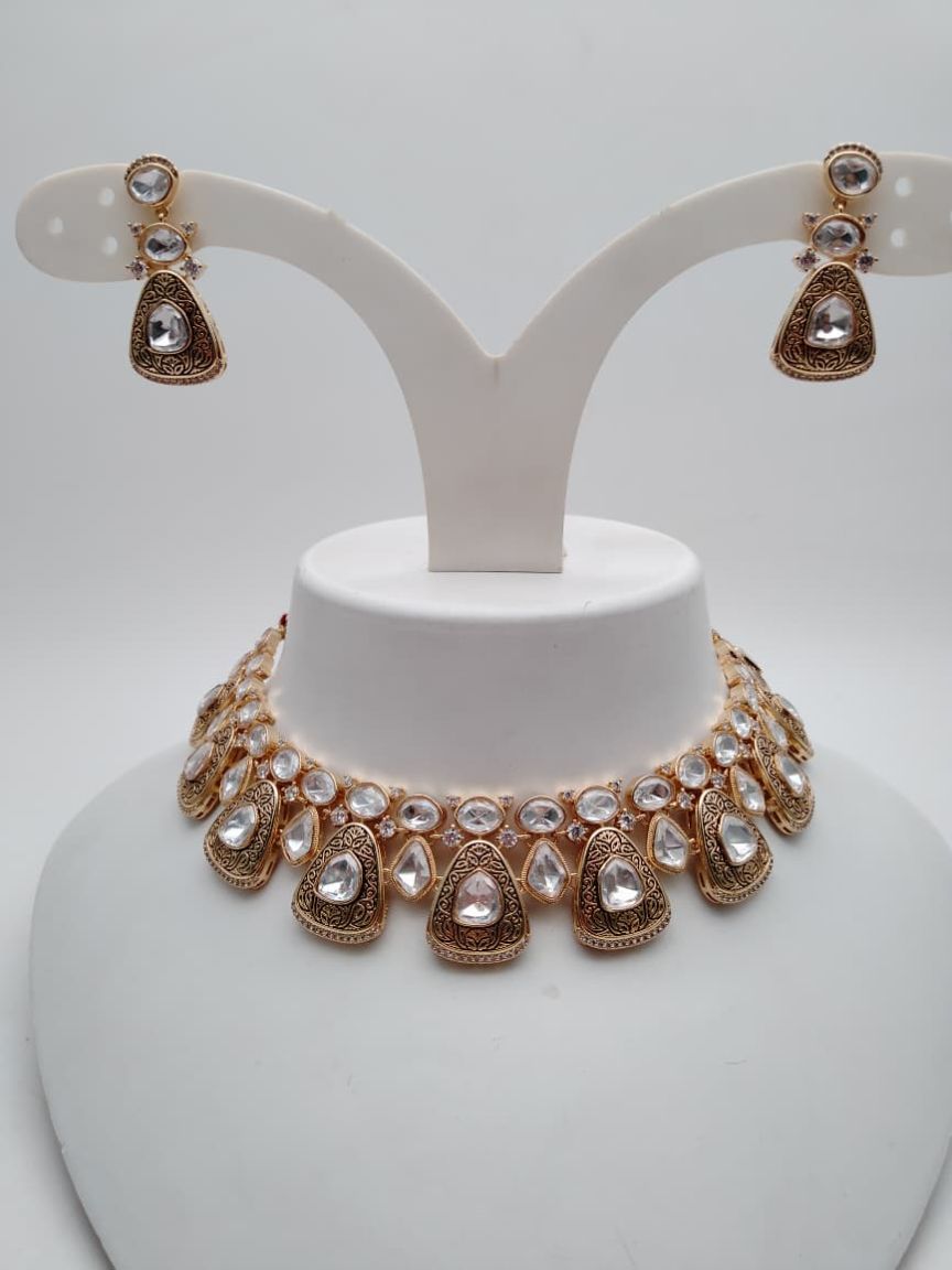 NECKLASE SET IN KUNDAN (VILANDI) STYLE | DESIGN - 15771