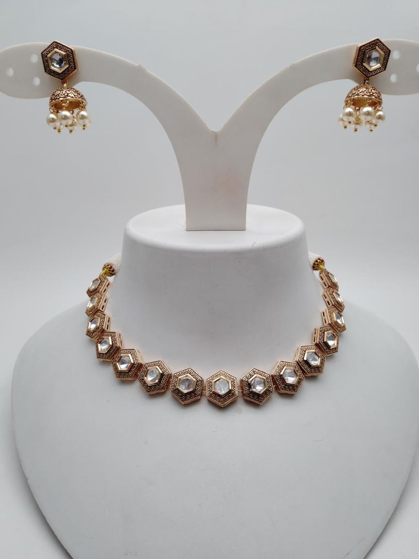 NECKLASE SET IN KUNDAN (VILANDI) STYLE | DESIGN - 15790