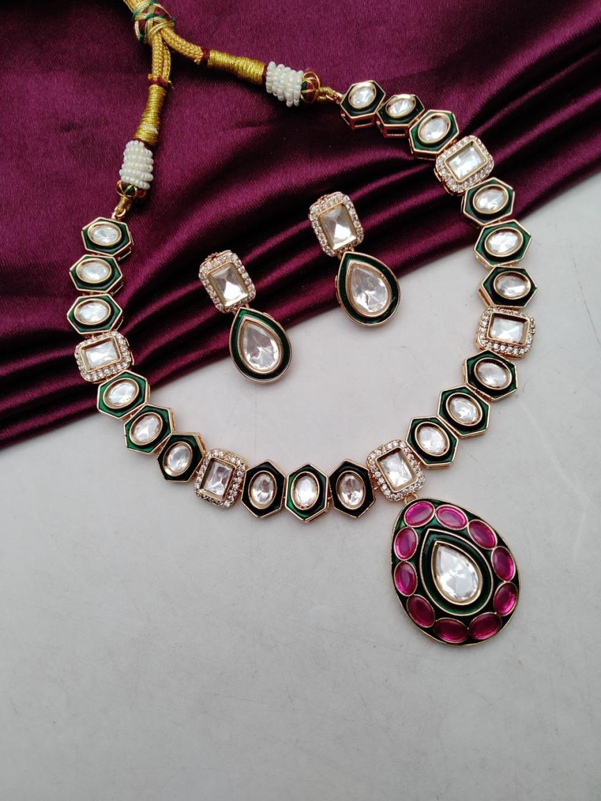 NECKLASE SET IN KUNDAN (VILANDI) STYLE | DESIGN - 15796