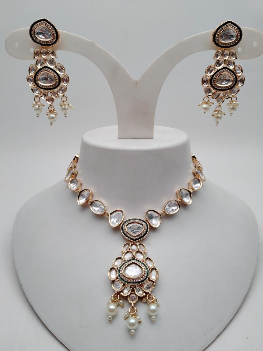 NECKLASE SET IN KUNDAN (VILANDI) STYLE | DESIGN - 15799