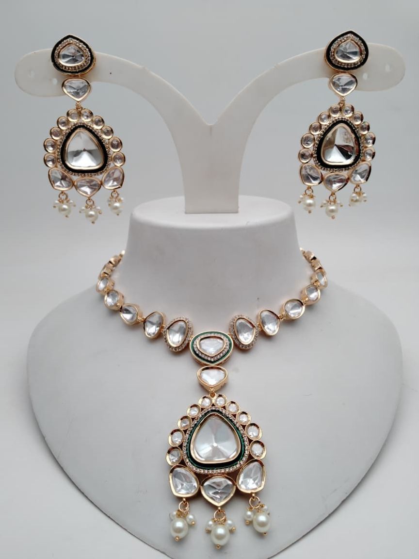 NECKLASE SET IN KUNDAN (VILANDI) STYLE | DESIGN - 15825