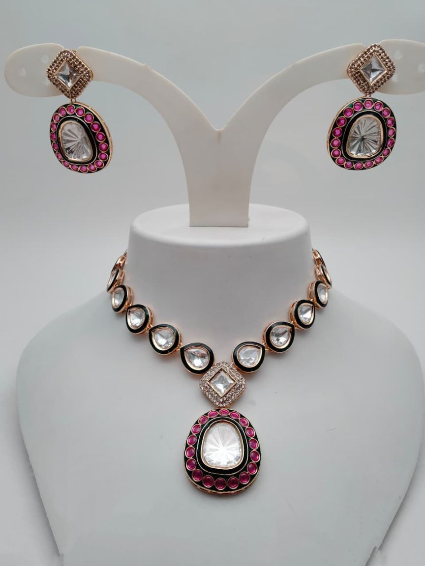 NECKLASE SET IN KUNDAN (VILANDI) STYLE | DESIGN - 15826