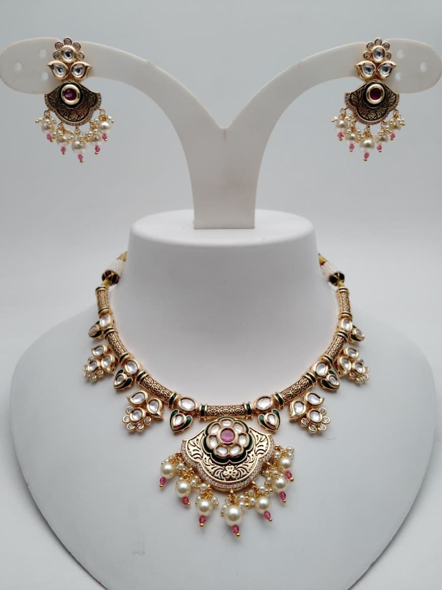 NECKLASE SET IN KUNDAN (VILANDI) STYLE | DESIGN - 15828