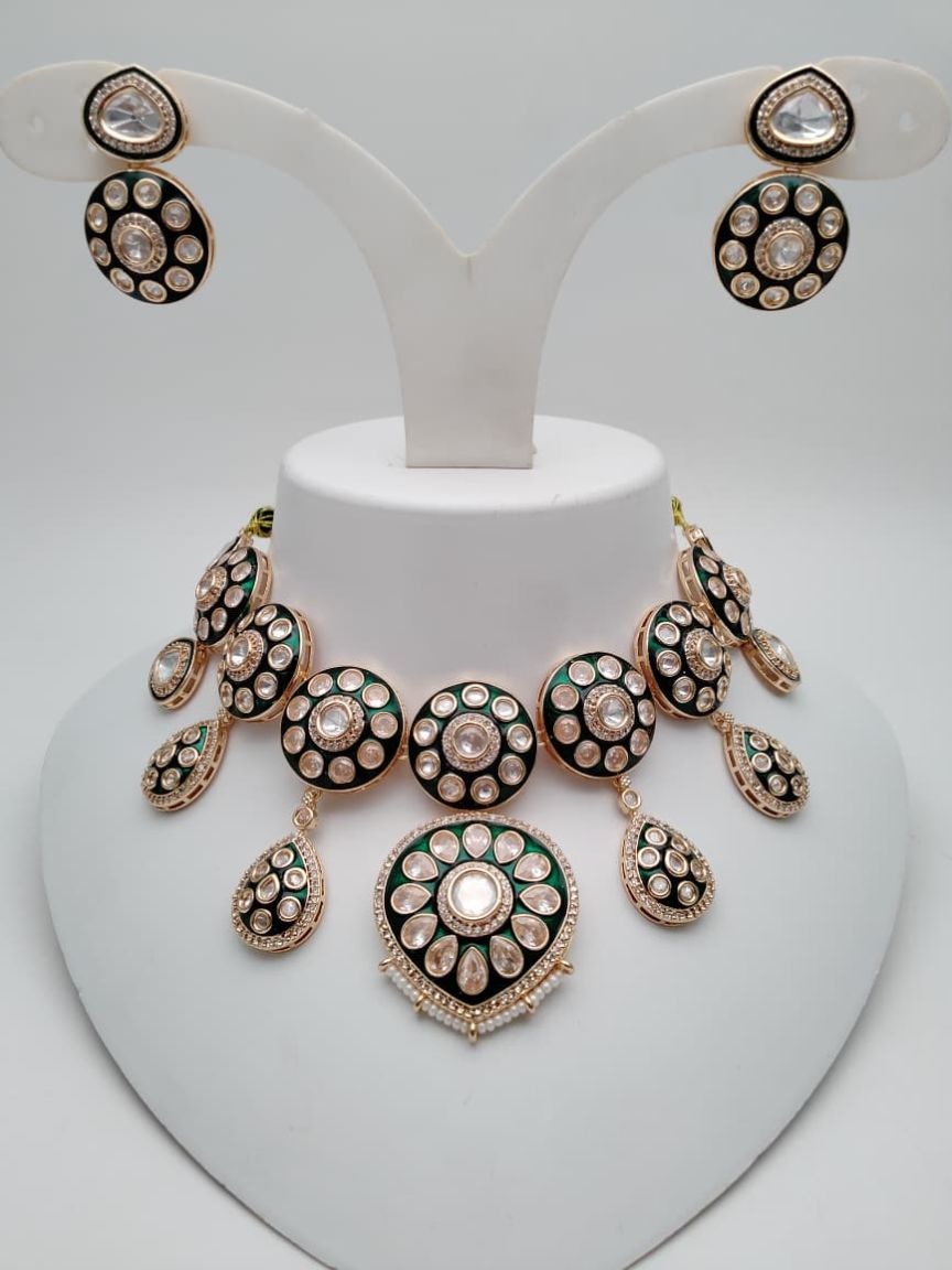 NECKLASE SET IN KUNDAN (VILANDI) STYLE | DESIGN - 15829