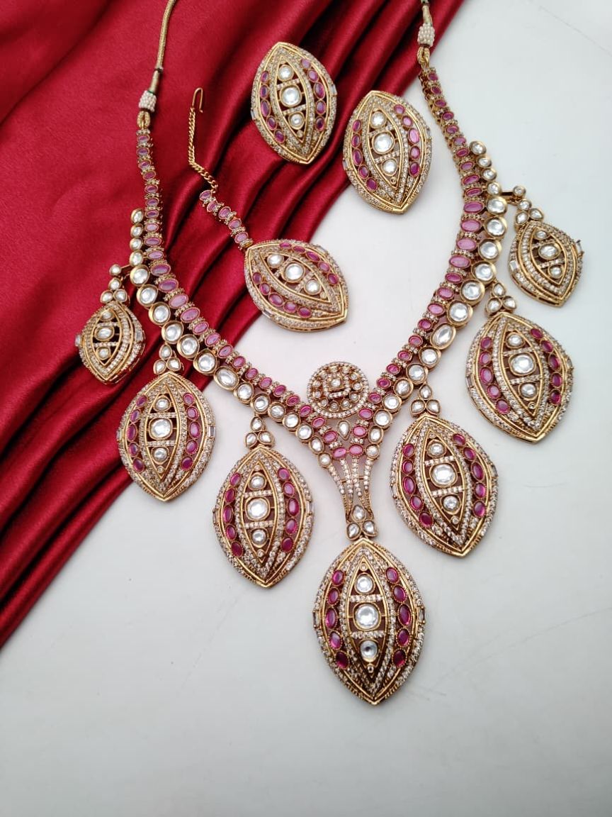 NECKLASE SET IN KUNDAN (VILANDI) STYLE | DESIGN - 15846