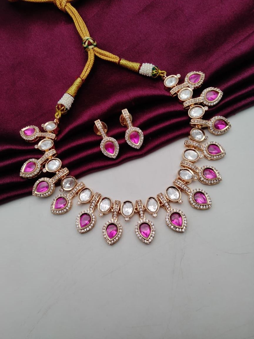 NECKLASE SET IN KUNDAN (VILANDI) STYLE | DESIGN - 15852