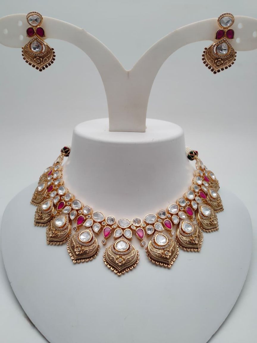 NECKLASE SET IN KUNDAN (VILANDI) STYLE | DESIGN - 15856