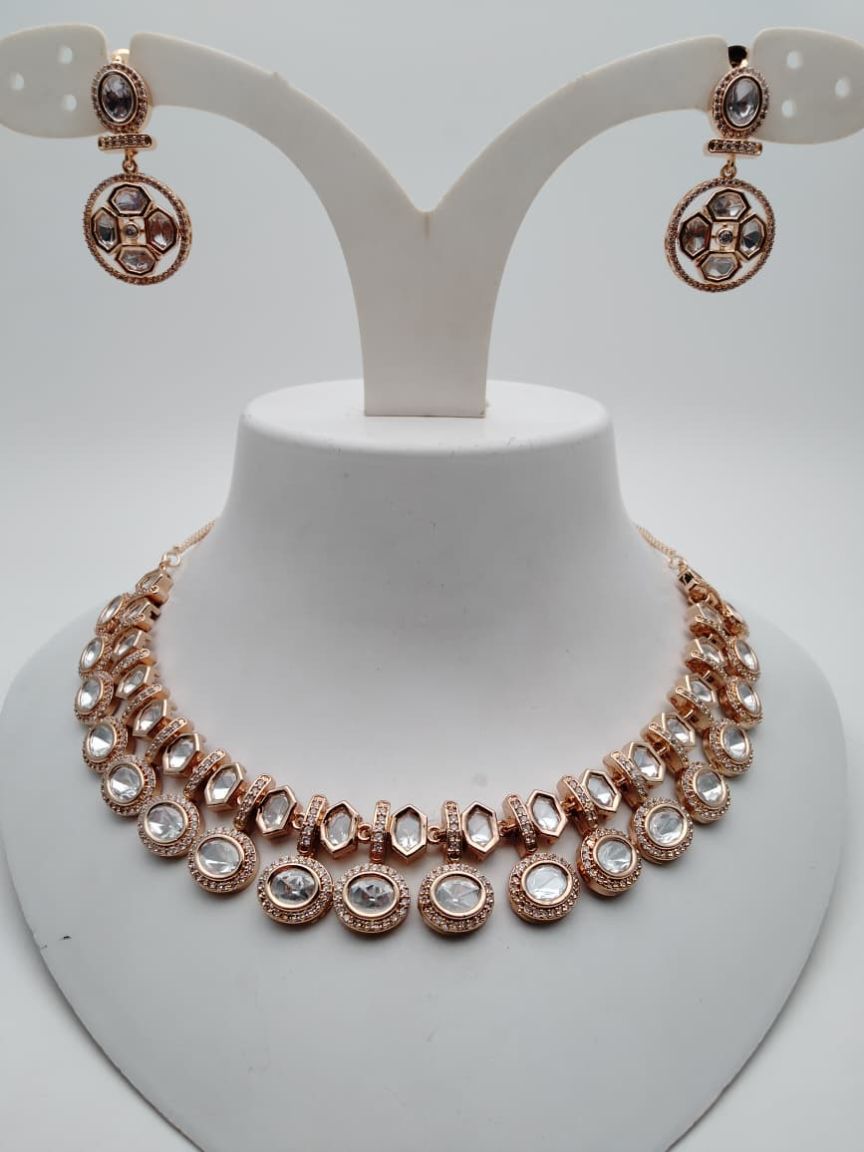 NECKLASE SET IN KUNDAN (VILANDI) STYLE | DESIGN - 15882