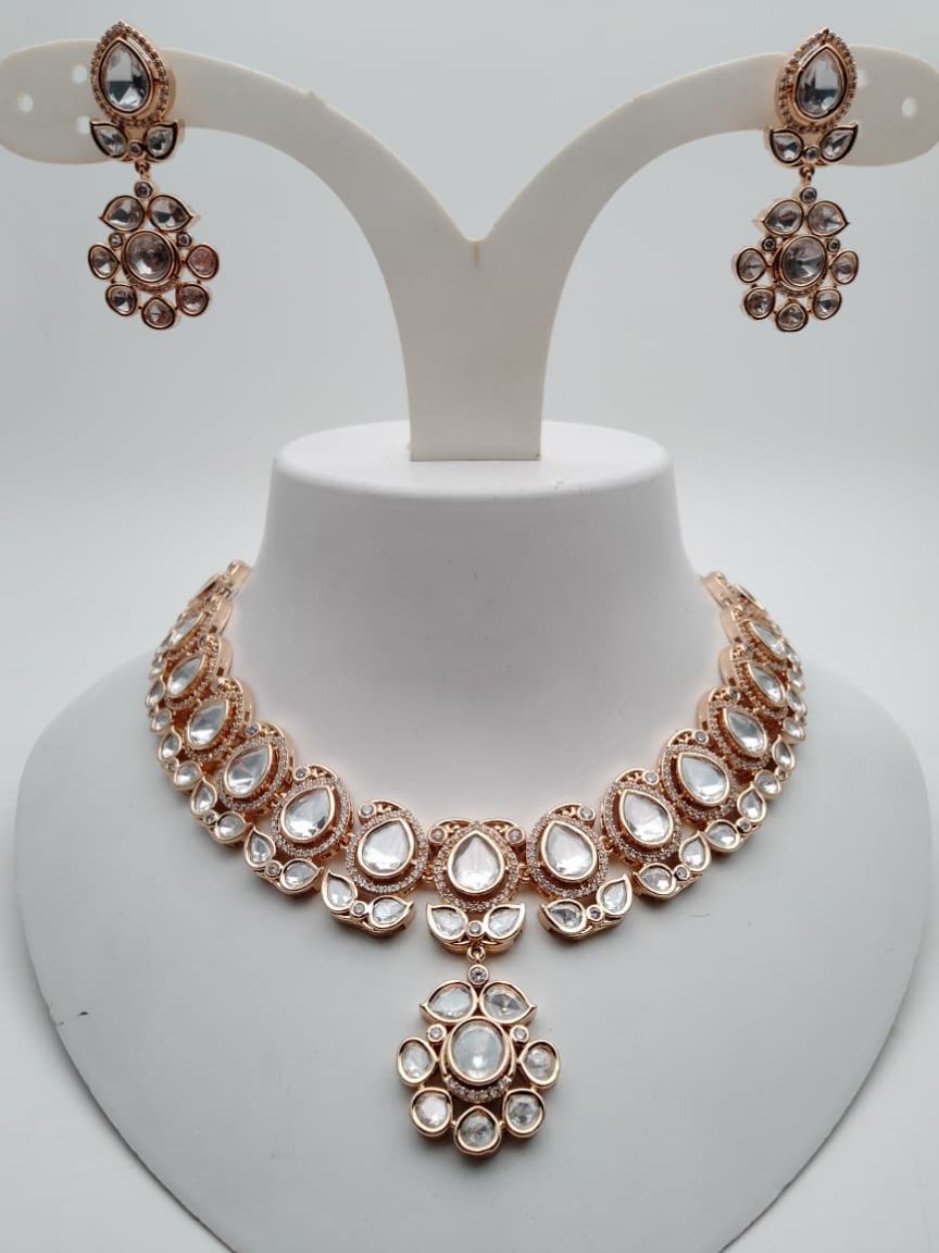 NECKLASE SET IN KUNDAN (VILANDI) STYLE | DESIGN - 15885