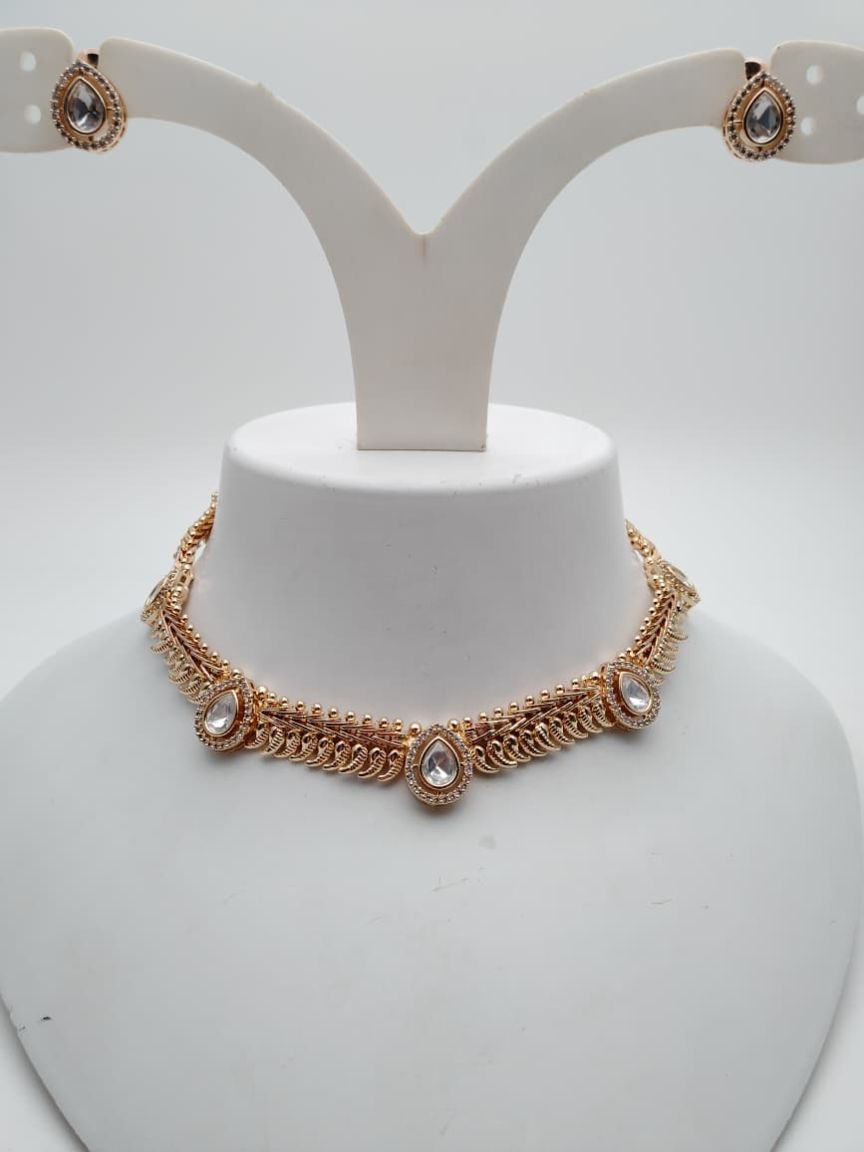 NECKLASE SET IN KUNDAN (VILANDI) STYLE | DESIGN - 15886