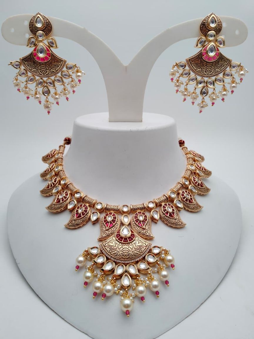 NECKLASE SET IN KUNDAN (VILANDI) STYLE | DESIGN - 15890