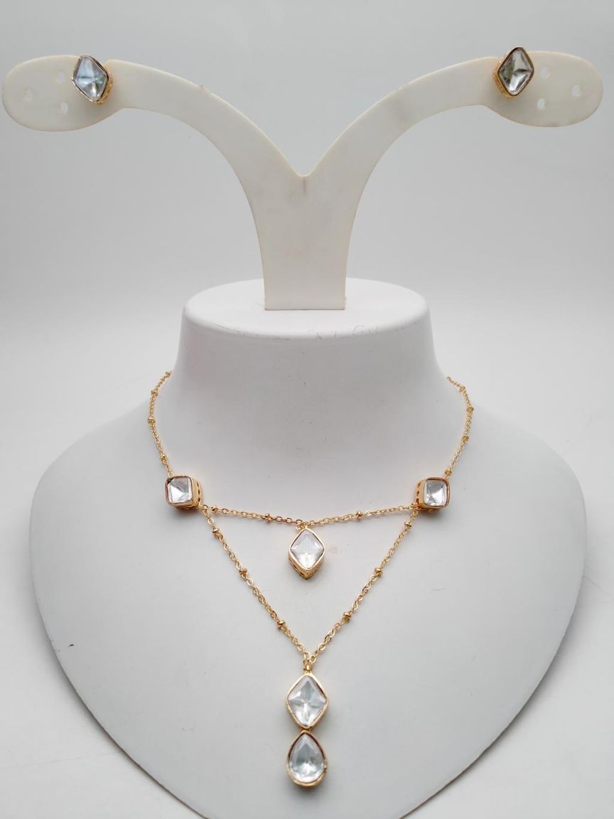NECKLASE SET IN KUNDAN (VILANDI) STYLE | DESIGN - 15903