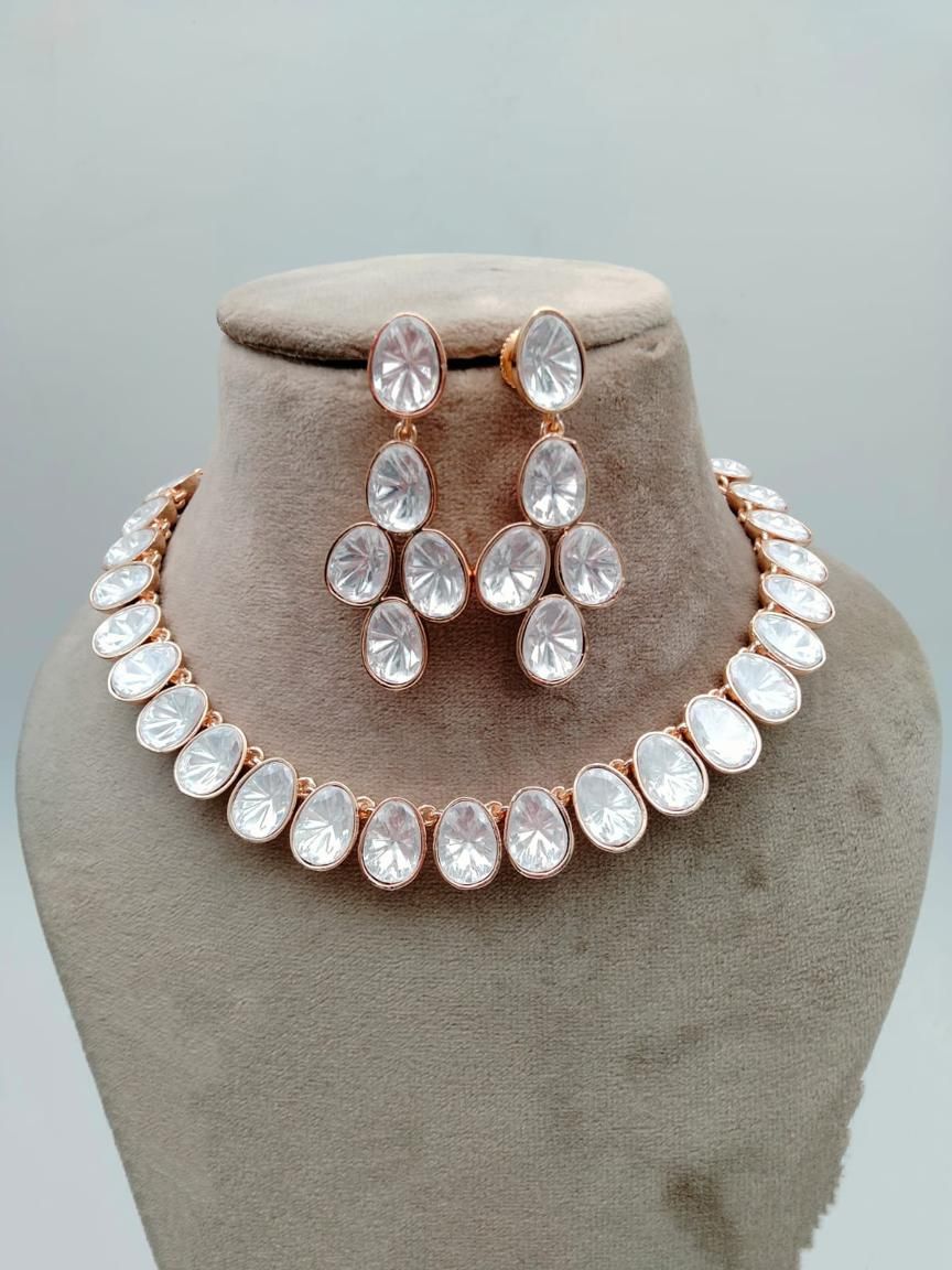 NECKLASE SET IN KUNDAN (VILANDI) STYLE | DESIGN - 15908