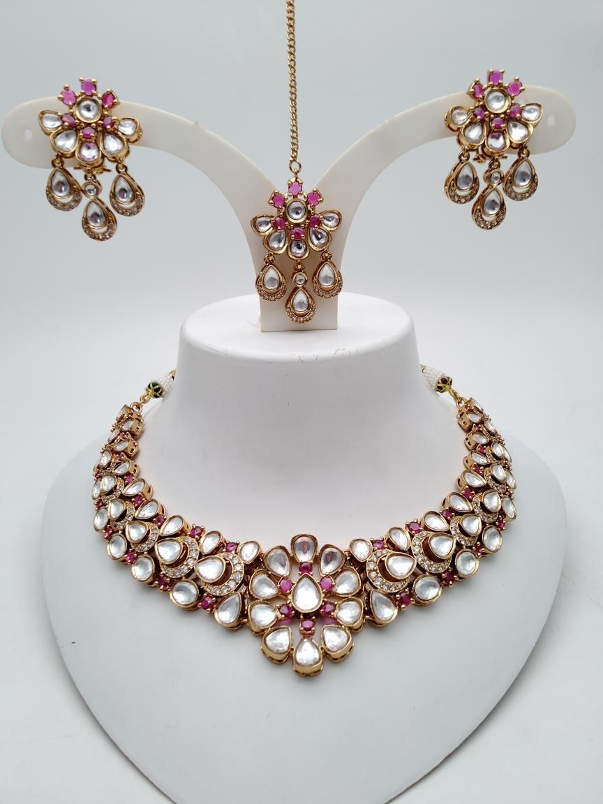 NECKLASE SET IN KUNDAN (VILANDI) STYLE | DESIGN - 15932
