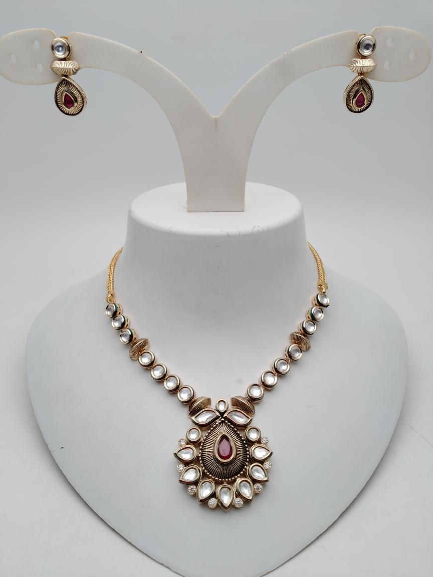 NECKLASE SET IN KUNDAN (VILANDI) STYLE | DESIGN - 15933