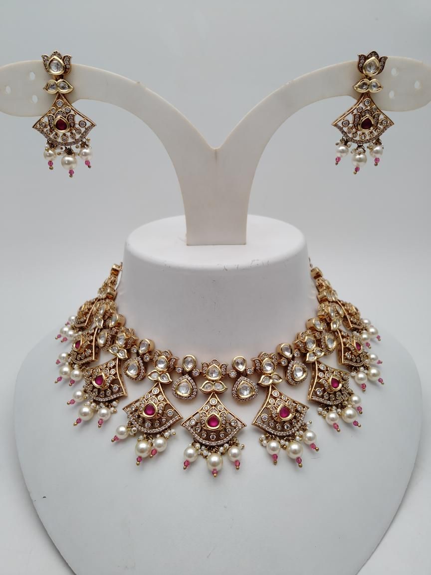 NECKLASE SET IN KUNDAN (VILANDI) STYLE | DESIGN - 15941