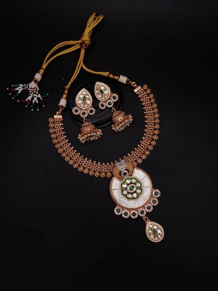 NECKLASE SET IN POLKI (GOLD POLISH) STYLE | DESIGN - 17636