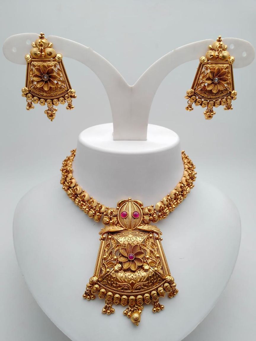 NECKLASE SET IN POLKI (GOLD POLISH) STYLE | DESIGN - 17679