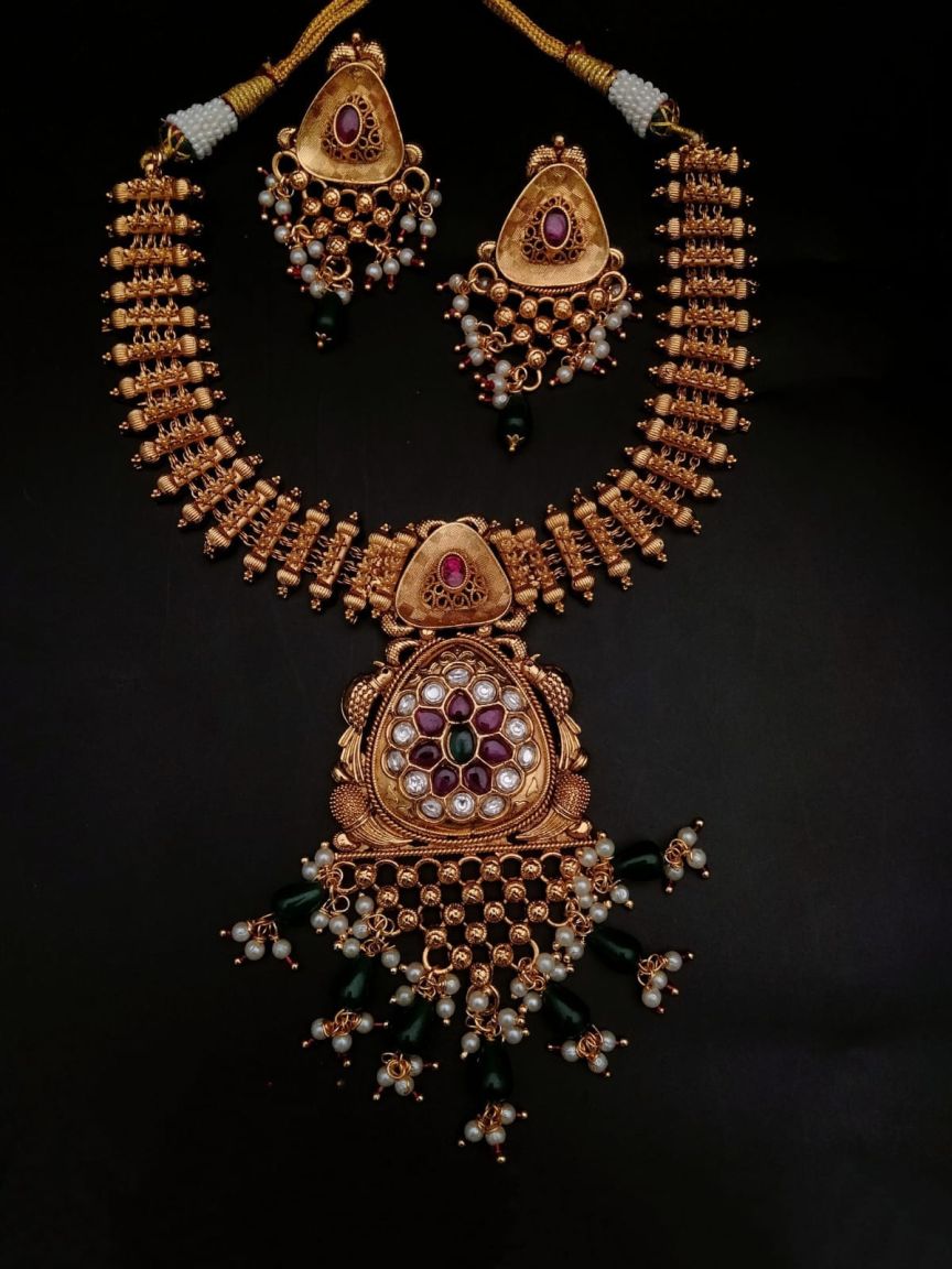 NECKLASE SET IN POLKI (GOLD POLISH) STYLE | DESIGN - 17843