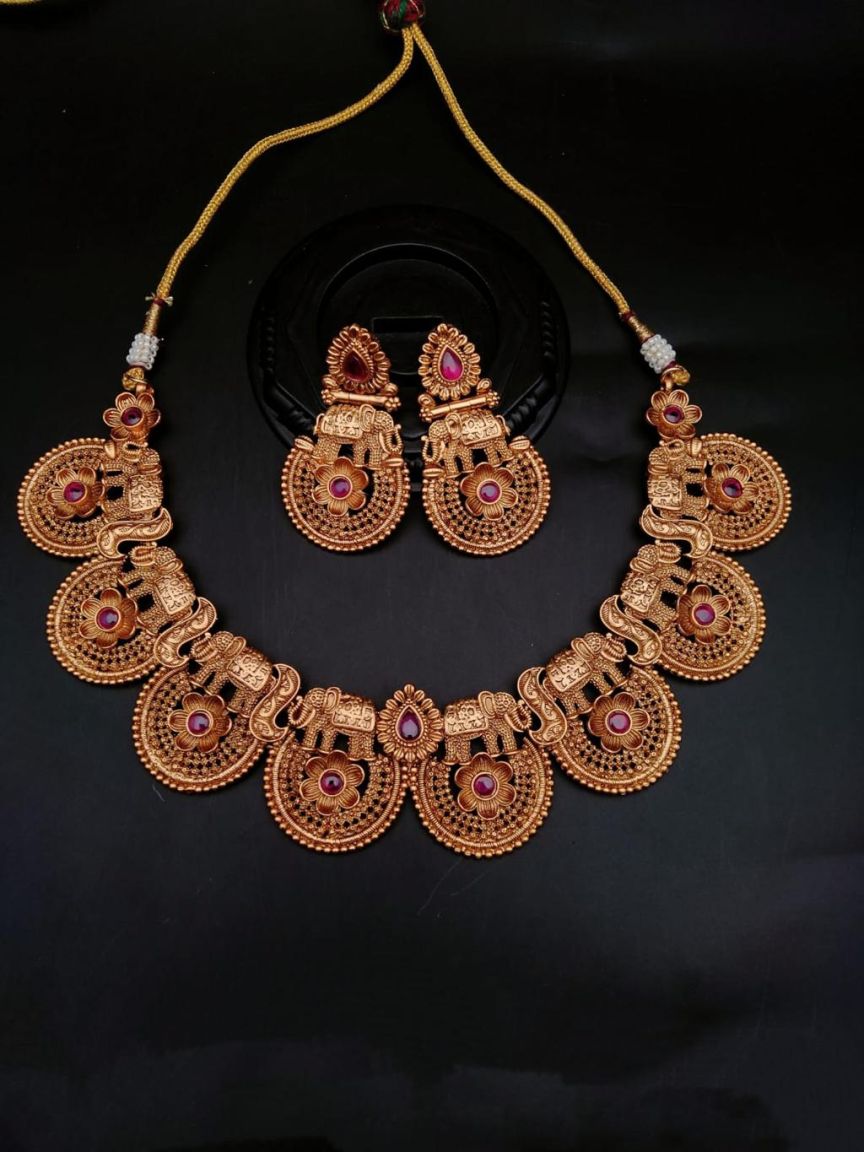 NECKLASE SET IN POLKI (GOLD POLISH) STYLE | DESIGN - 17874
