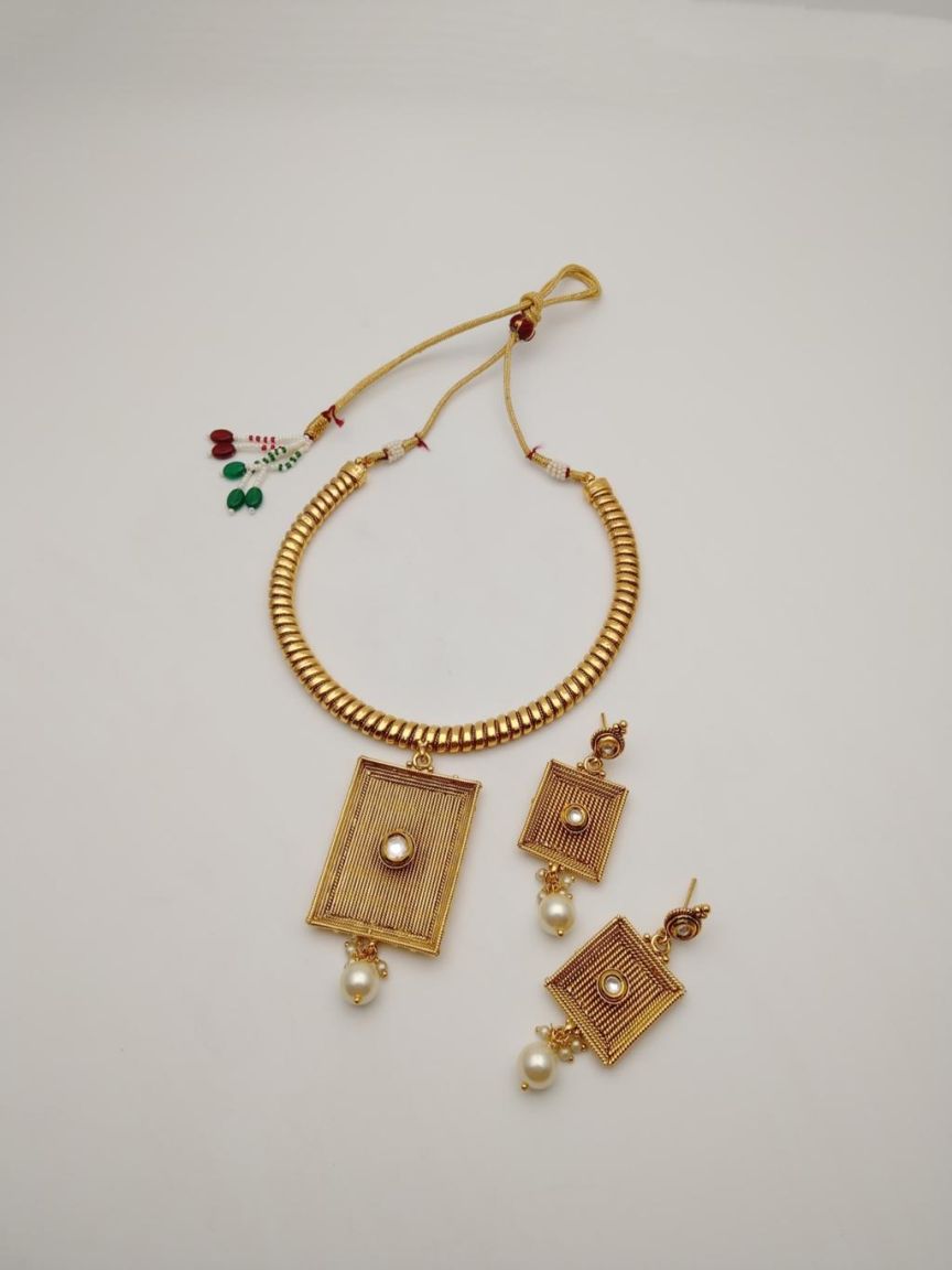 NECKLASE SET IN POLKI (GOLD POLISH) STYLE | DESIGN - 18451