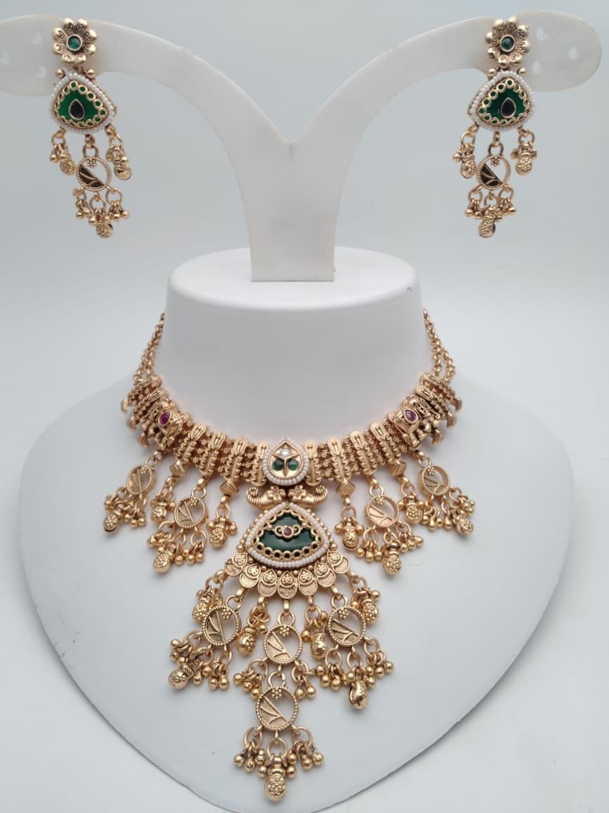 NECKLASE SET IN POLKI (GOLD POLISH) STYLE | DESIGN - 18579