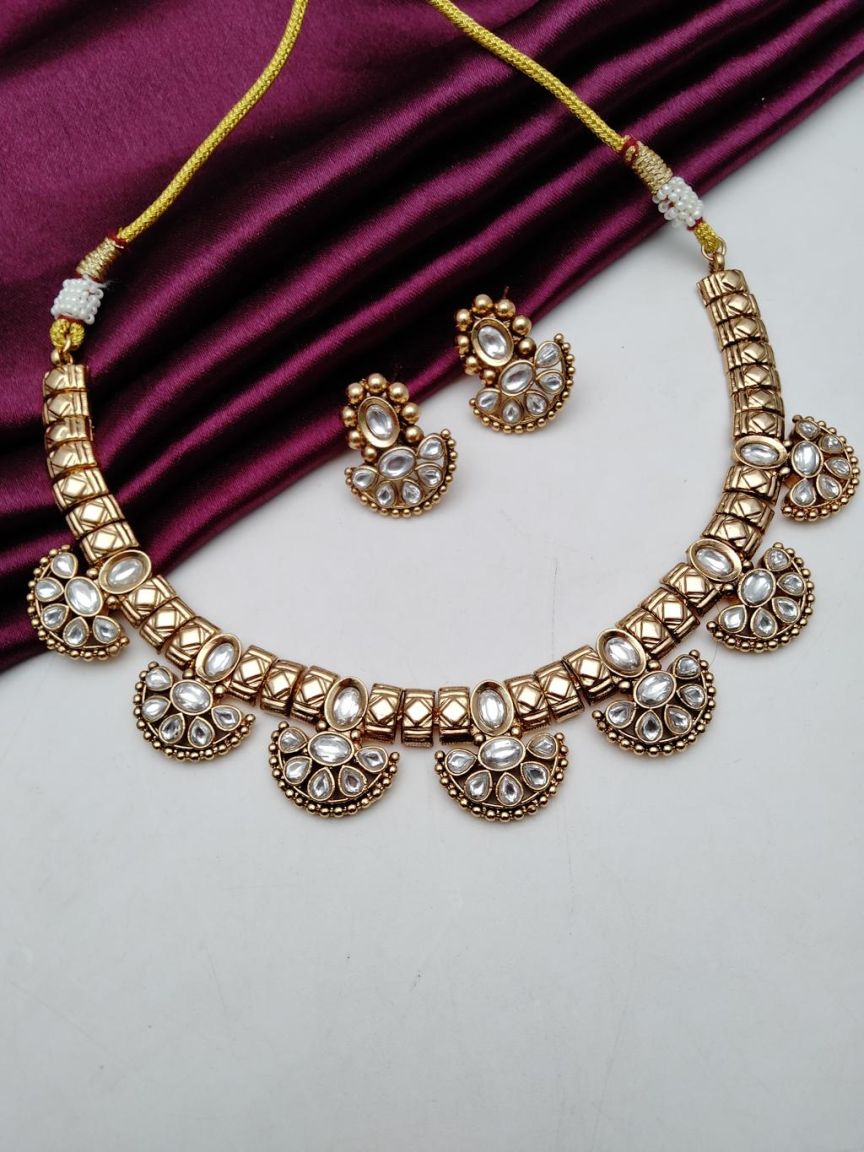 NECKLASE SET IN POLKI (GOLD POLISH) STYLE | DESIGN - 18651