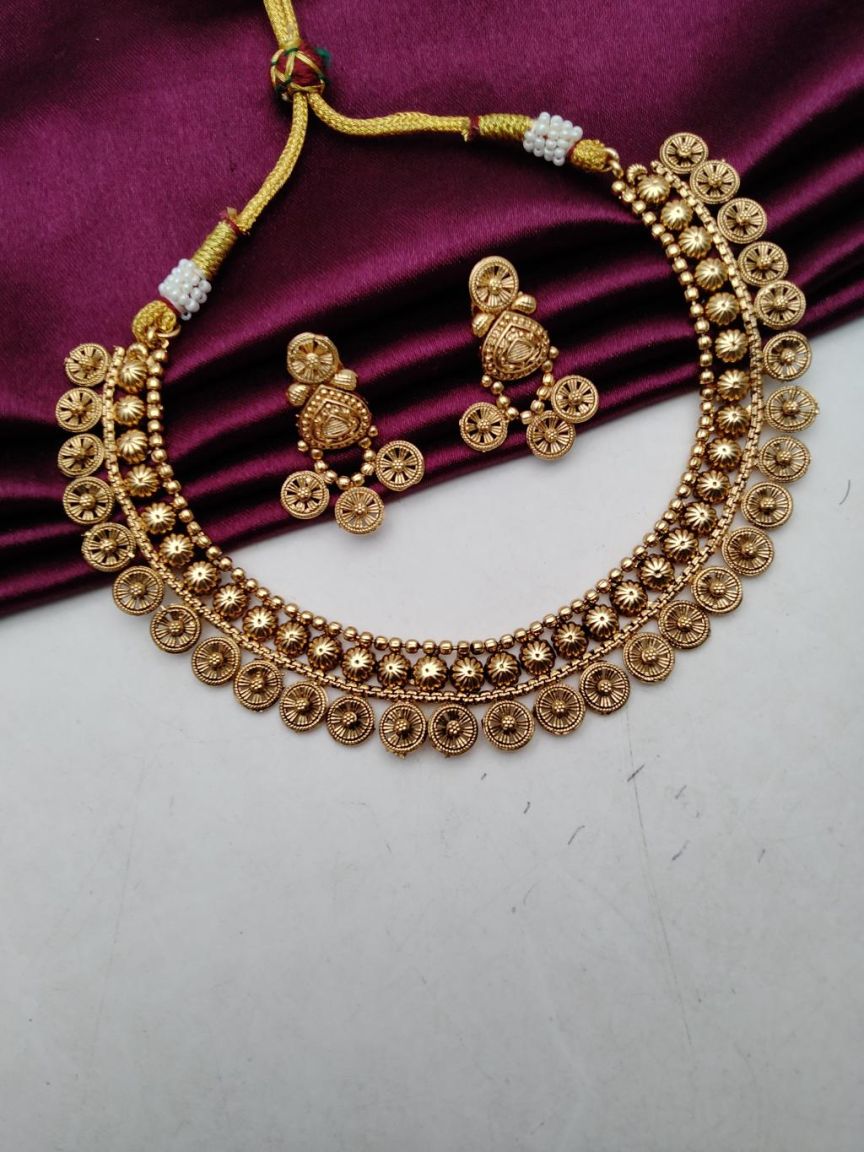 NECKLASE SET IN POLKI (GOLD POLISH) STYLE | DESIGN - 18710