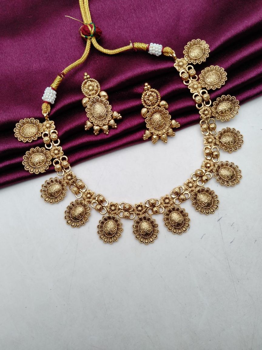 NECKLASE SET IN POLKI (GOLD POLISH) STYLE | DESIGN - 18713
