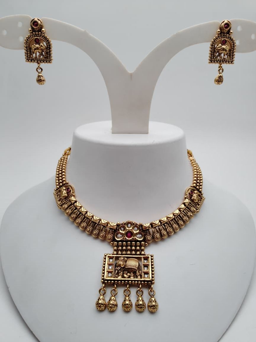 NECKLASE SET IN POLKI (GOLD POLISH) STYLE | DESIGN - 18742
