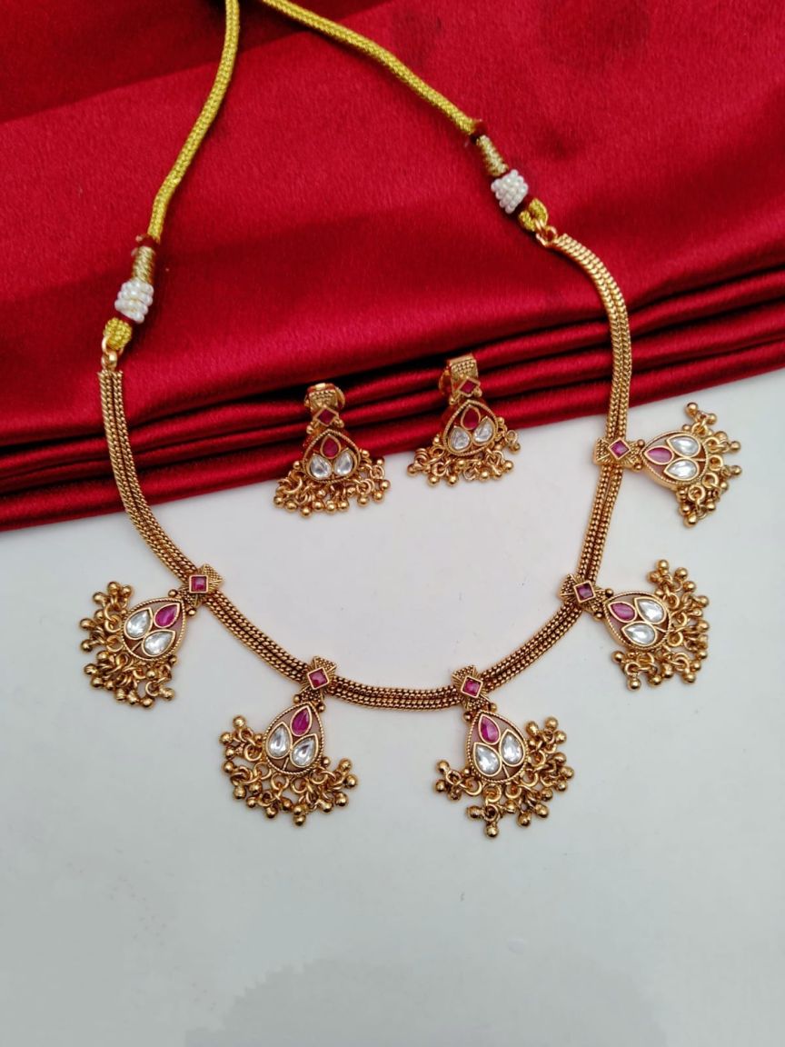 NECKLASE SET IN POLKI (GOLD POLISH) STYLE | DESIGN - 18750