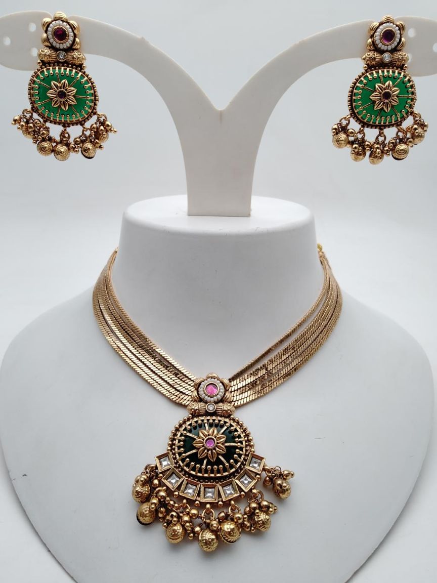 NECKLASE SET IN POLKI (GOLD POLISH) STYLE | DESIGN - 18752