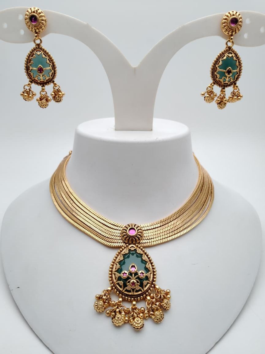 NECKLASE SET IN POLKI (GOLD POLISH) STYLE | DESIGN - 18760