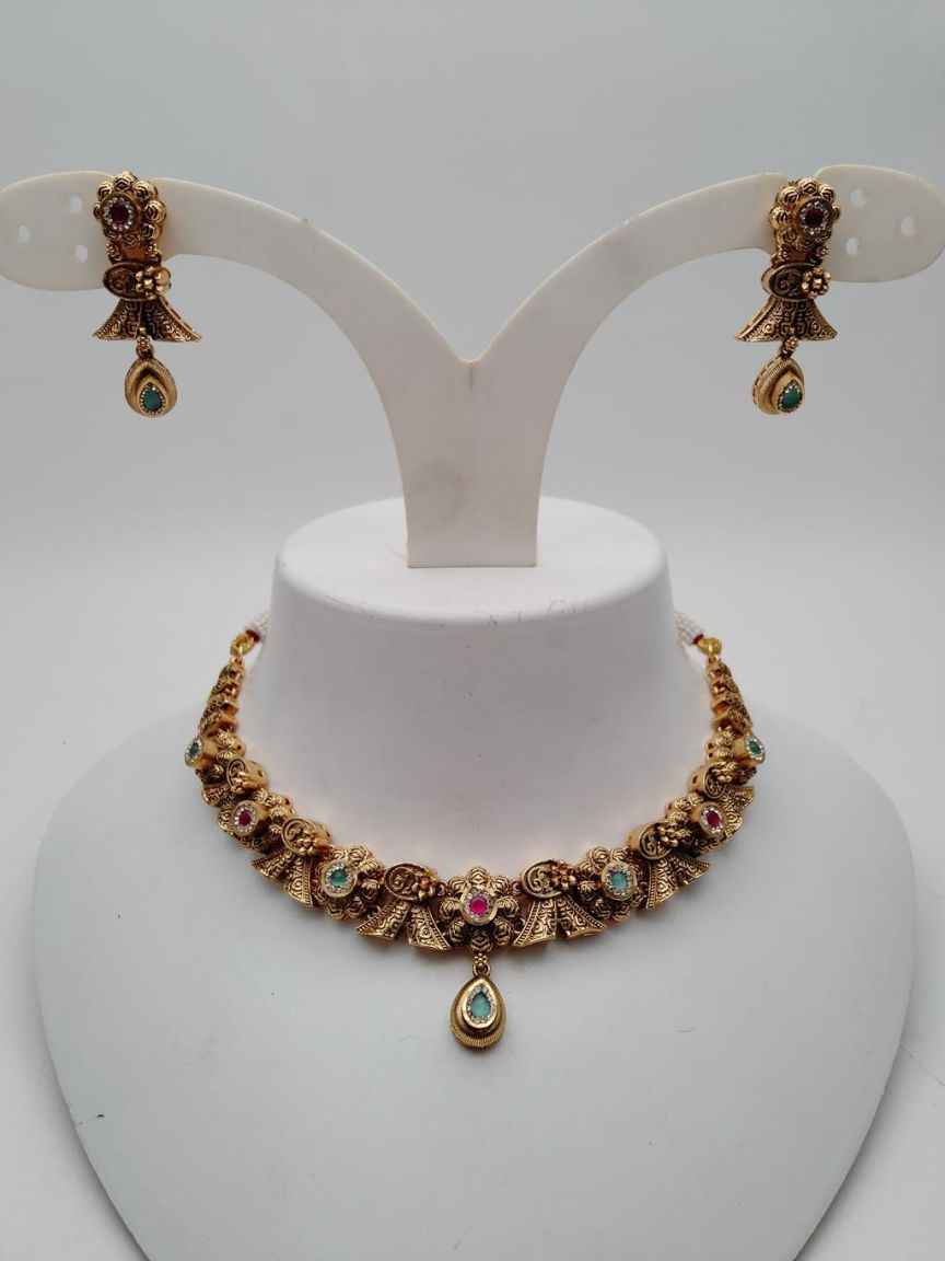 NECKLASE SET IN POLKI (GOLD POLISH) STYLE | DESIGN - 18800