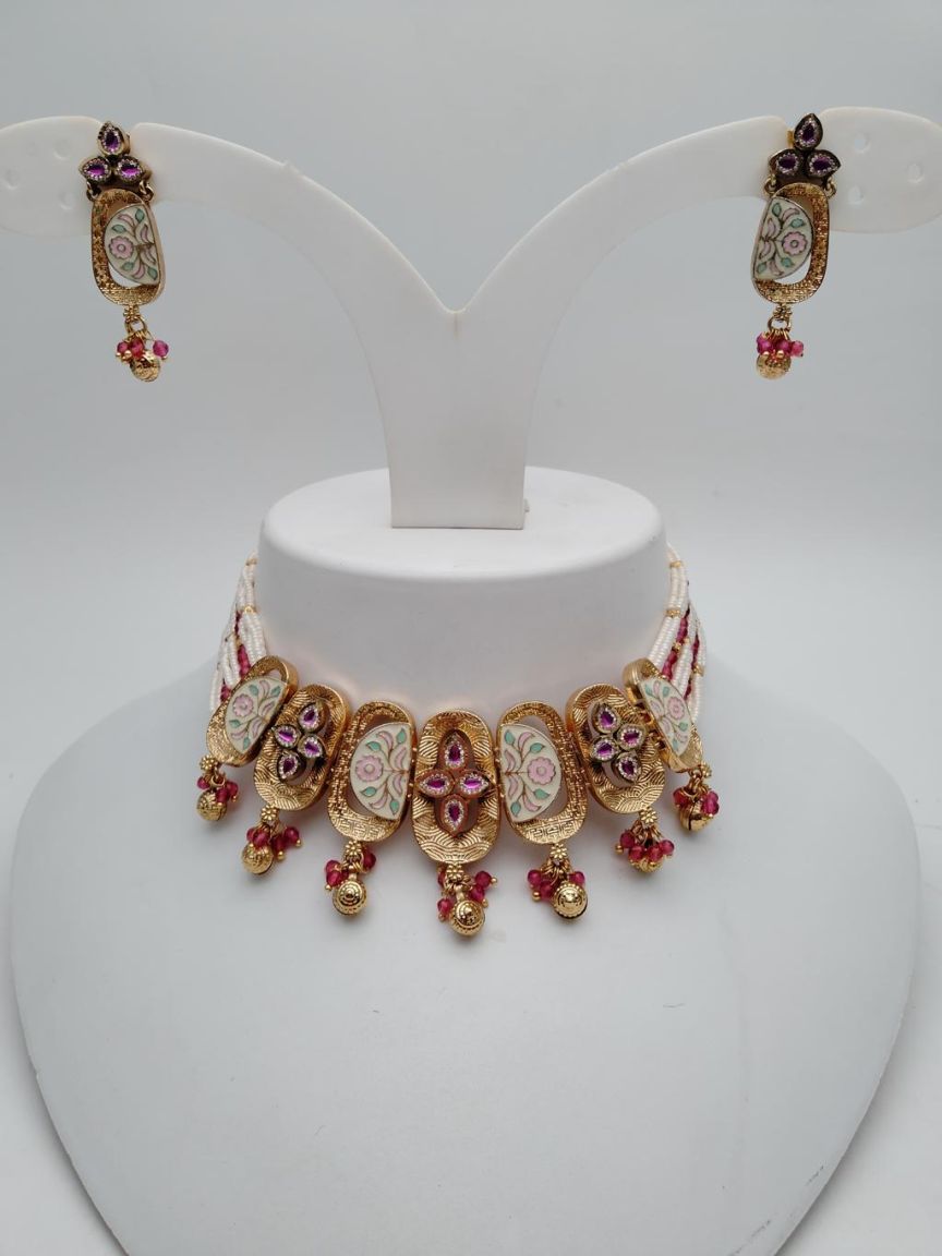 PIROI CHOKER IN POLKI (GOLD POLISH) STYLE | DESIGN - 26003