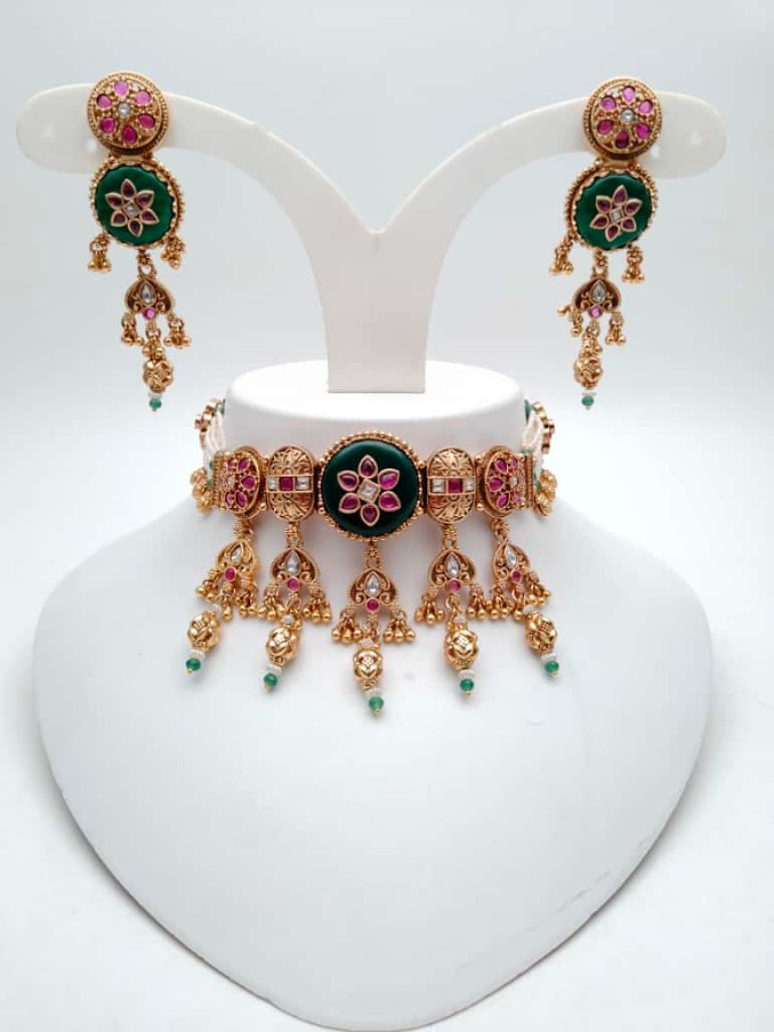PIROI CHOKER IN POLKI (GOLD POLISH) STYLE | DESIGN - 26005