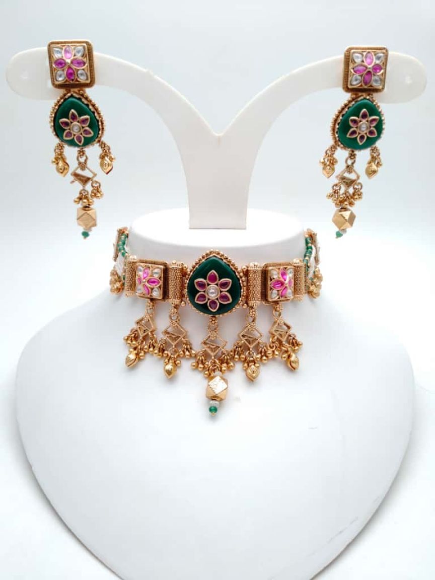 PIROI CHOKER IN POLKI (GOLD POLISH) STYLE | DESIGN - 26006